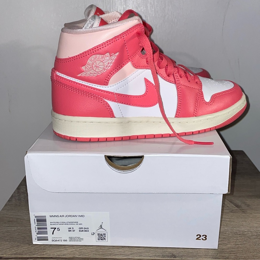 Jordan 1 Mid- Women’s size 7.5